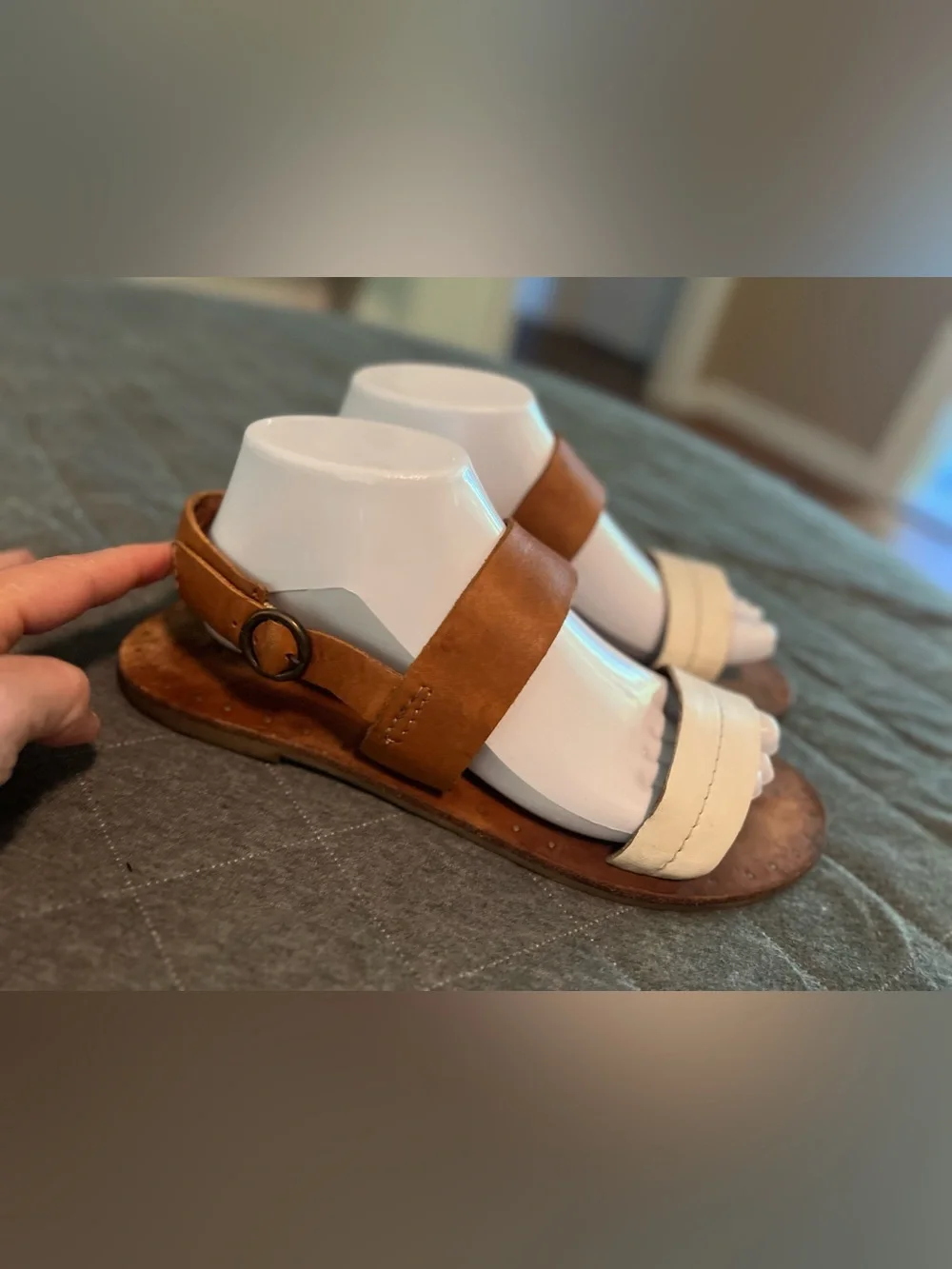 FRYE Ally 2.0 Sz 9.5 Leather Strap Sandals